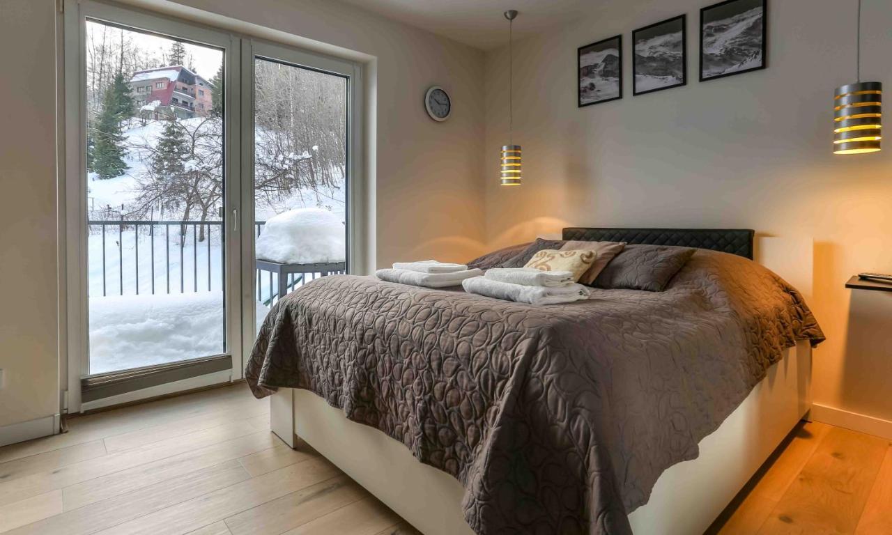Apartament Led Sonoma Щирк Екстер'єр фото